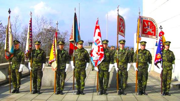 Repliki flag, które mieliśmy zaszczyt produkować zdobią muzea na całym świecie. Chętnie podejmiemy wyzwanie wykonania dla Państwa wiernej repliki flagi historycznej.